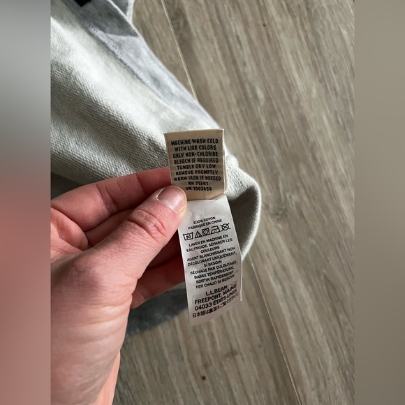 NWT L.L. Bean Women’s Sweatshirt Poncho Light Grey - Size L/XL - Picture 7 of 8